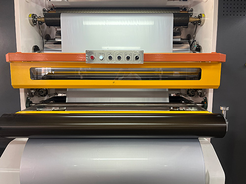 آلة تصفيح ثلاثي الطبقات خالية المذيبات، موديل A400-3H